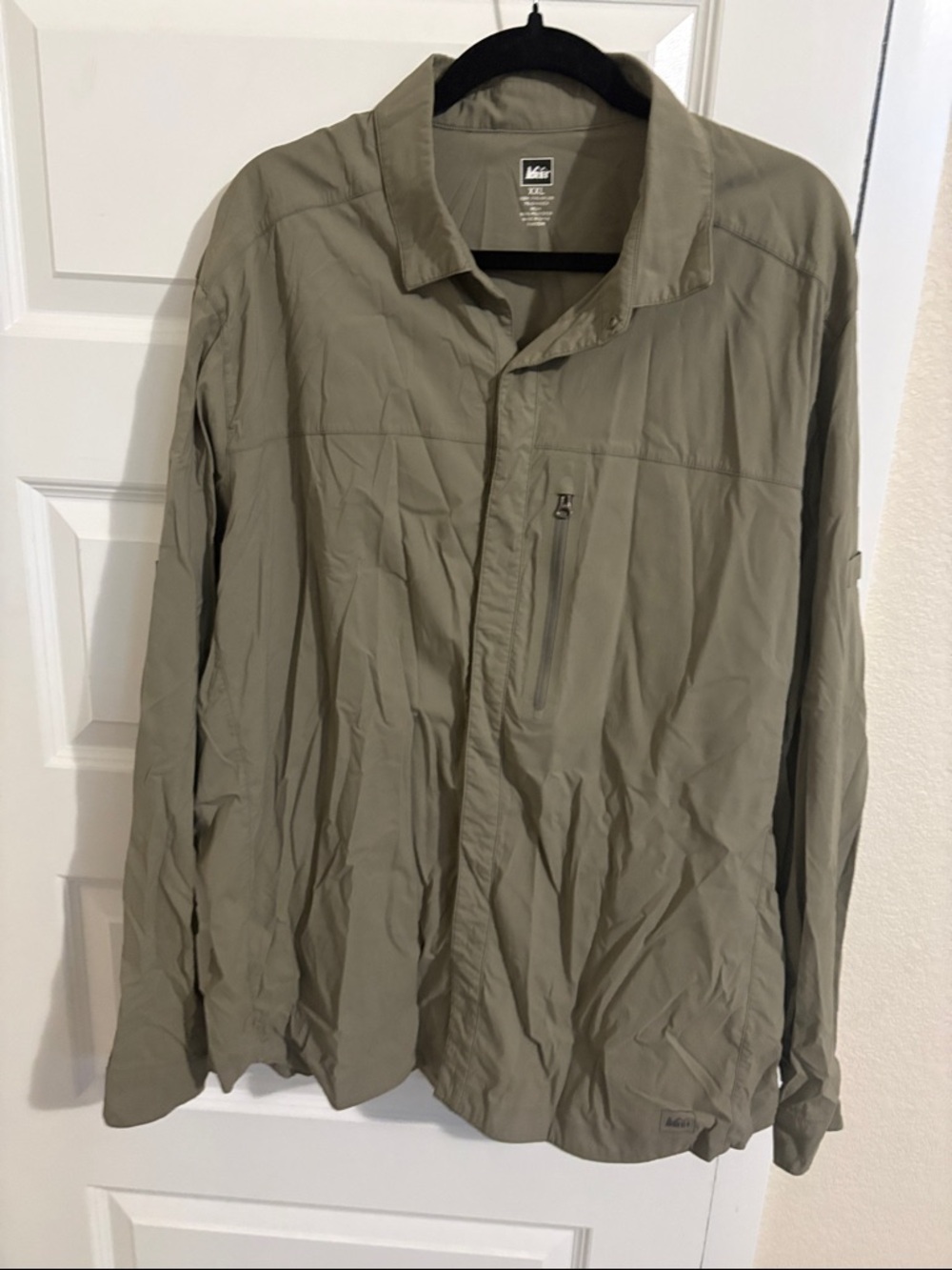 REI Men's Lightweight Shirt Jacket in Olive Green